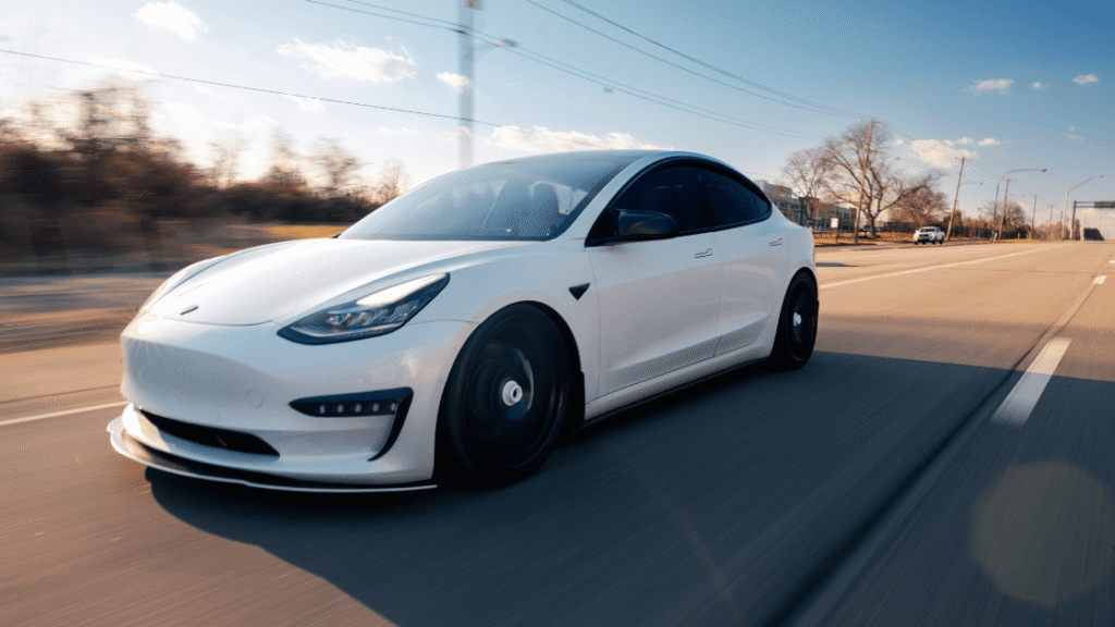tesla model 3 töltése